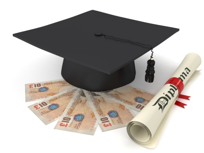 英国政府：英国大学学费不会涨